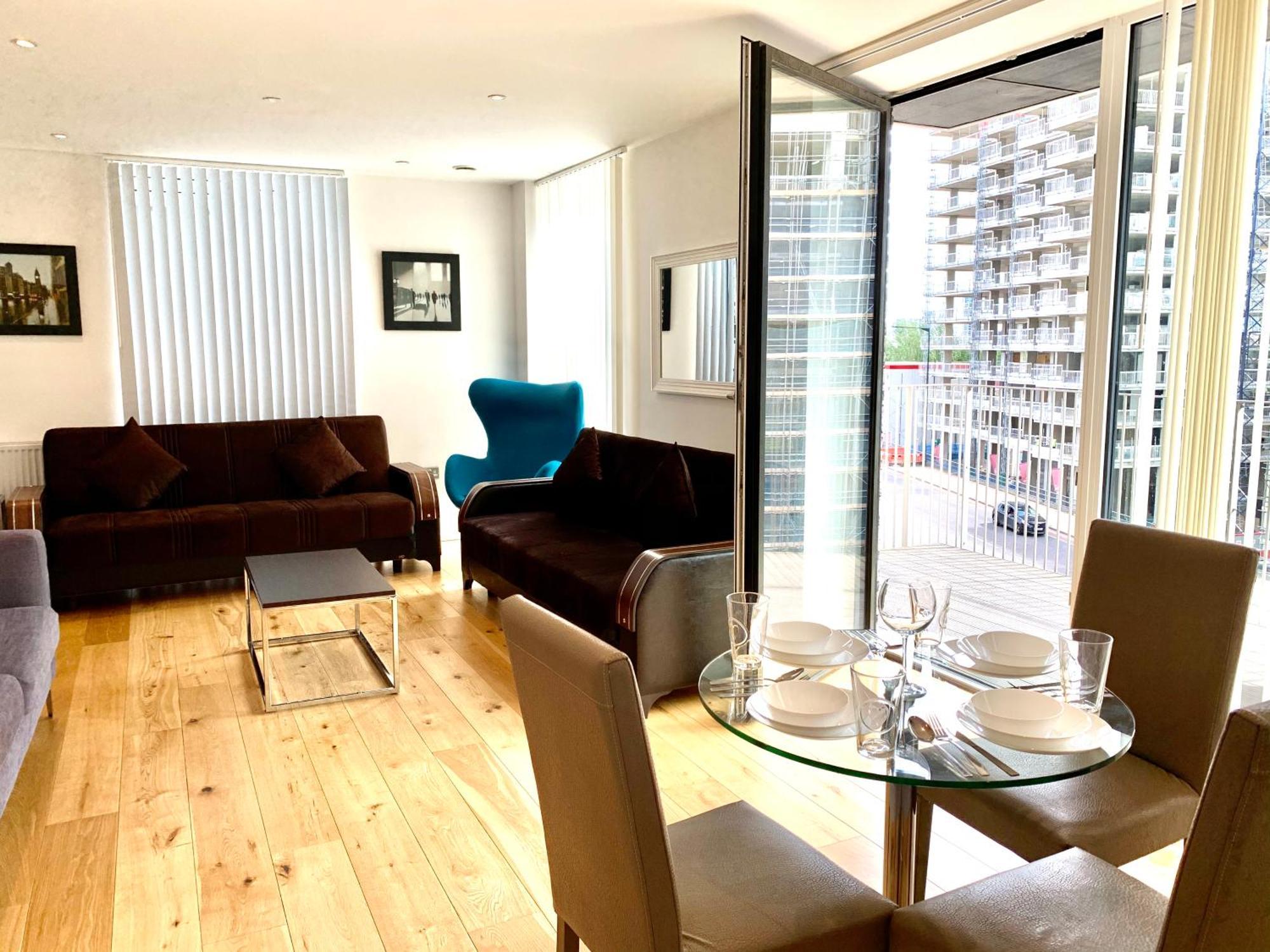 Modern London Excel 2 Bedrooms 2 Bathrooms, Parking, Kitchen, Lounge, Balcony Apartment Экстерьер фото
