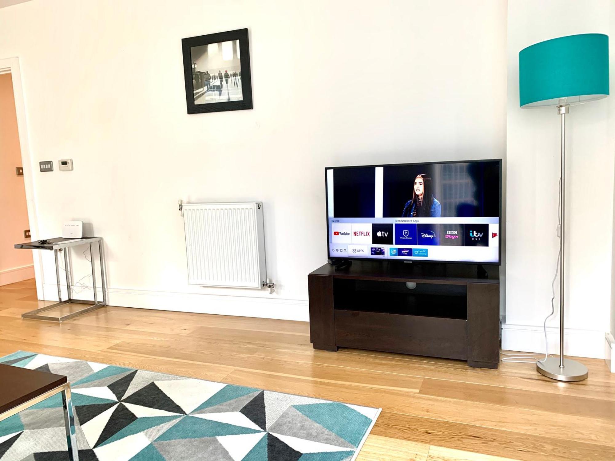 Modern London Excel 2 Bedrooms 2 Bathrooms, Parking, Kitchen, Lounge, Balcony Apartment Экстерьер фото